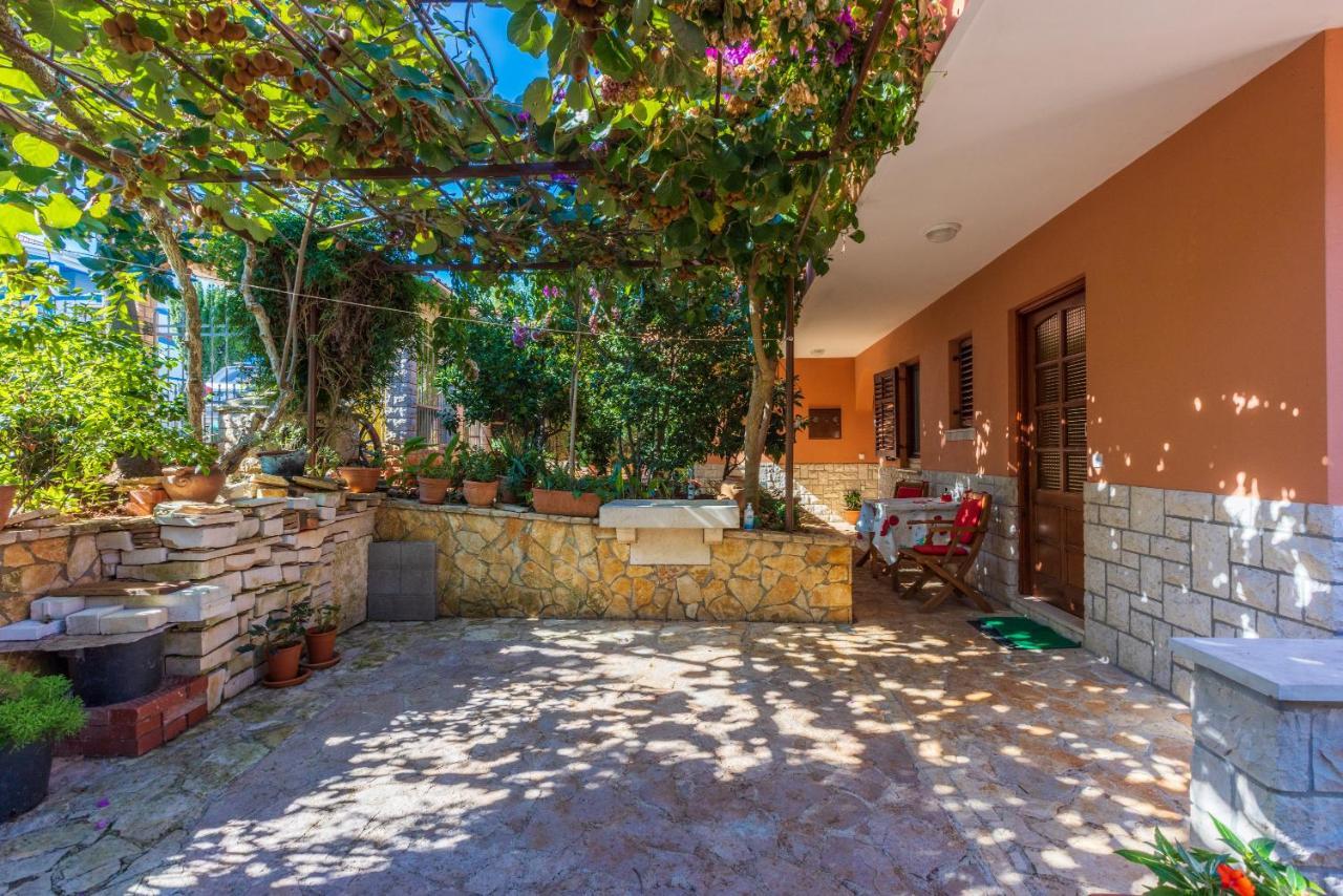 Apartments Villa Mavero Banjole Esterno foto