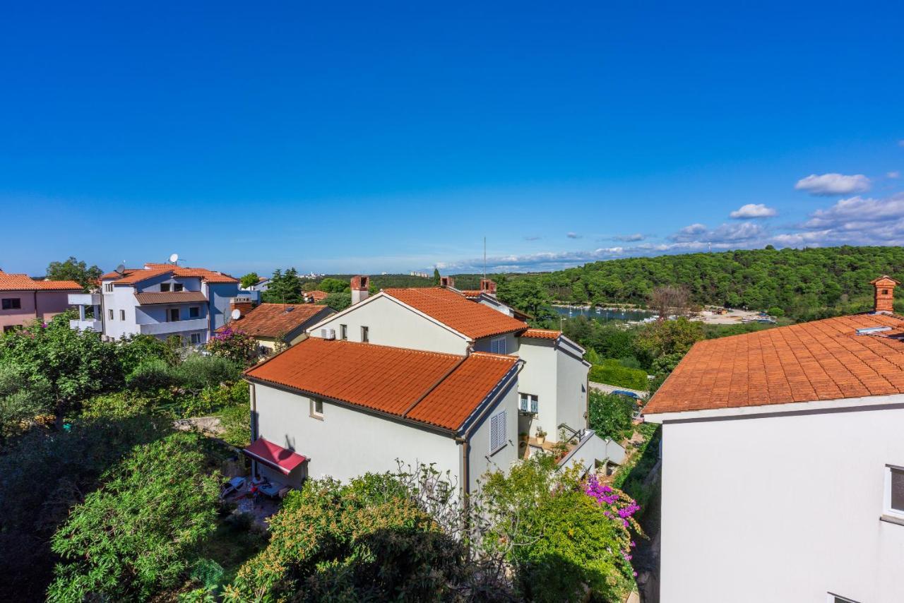 Apartments Villa Mavero Banjole Esterno foto