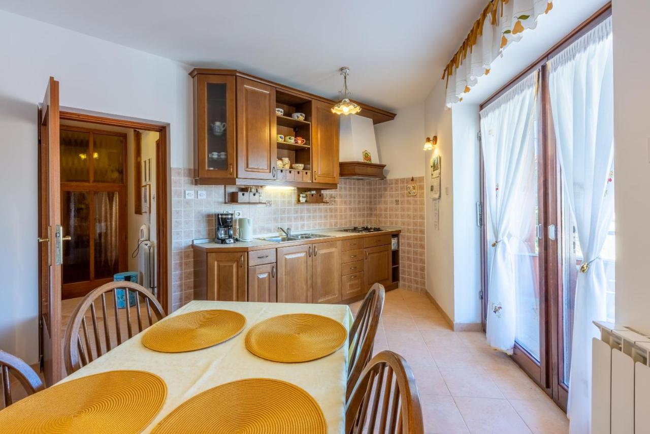 Apartments Villa Mavero Banjole Esterno foto