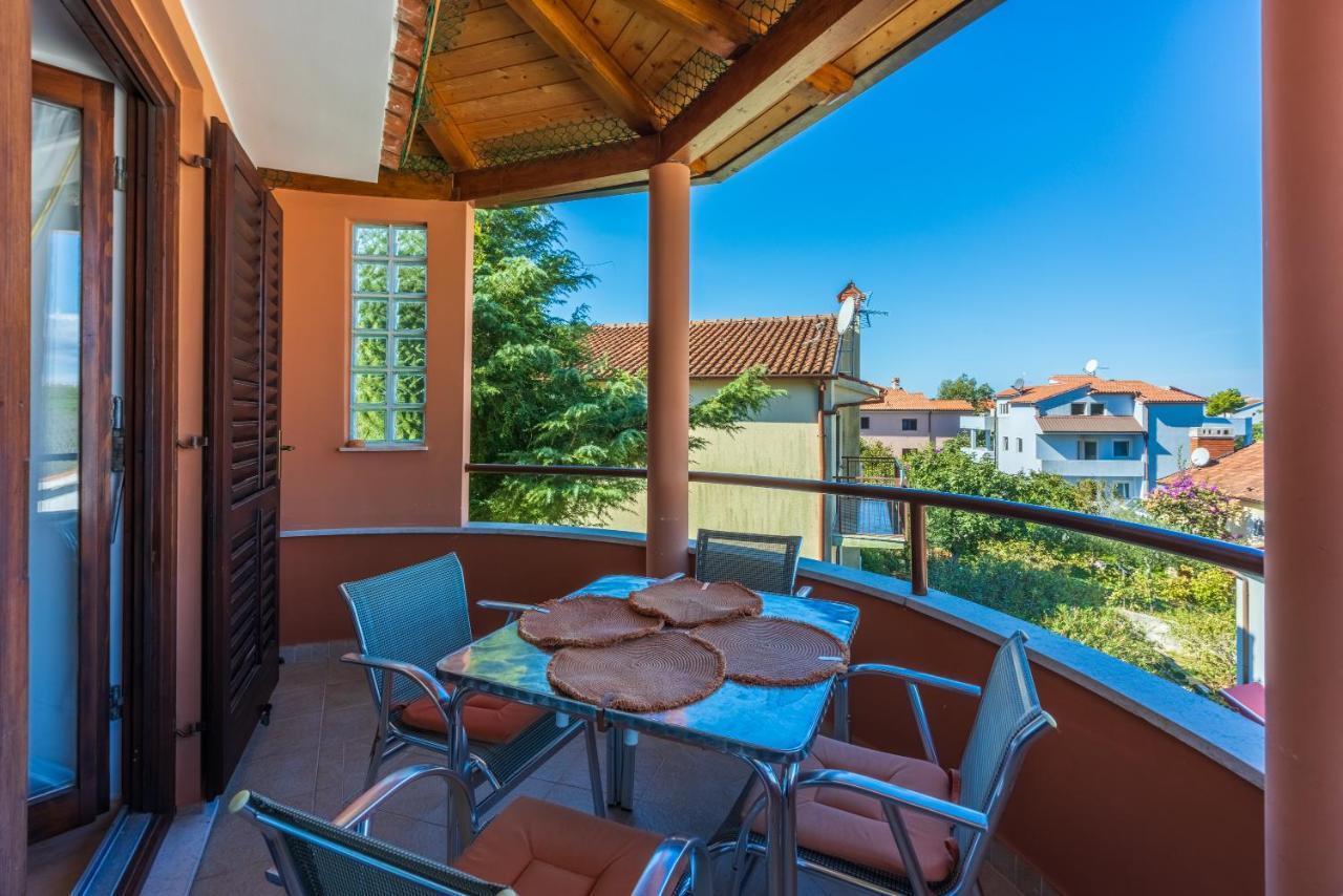 Apartments Villa Mavero Banjole Esterno foto