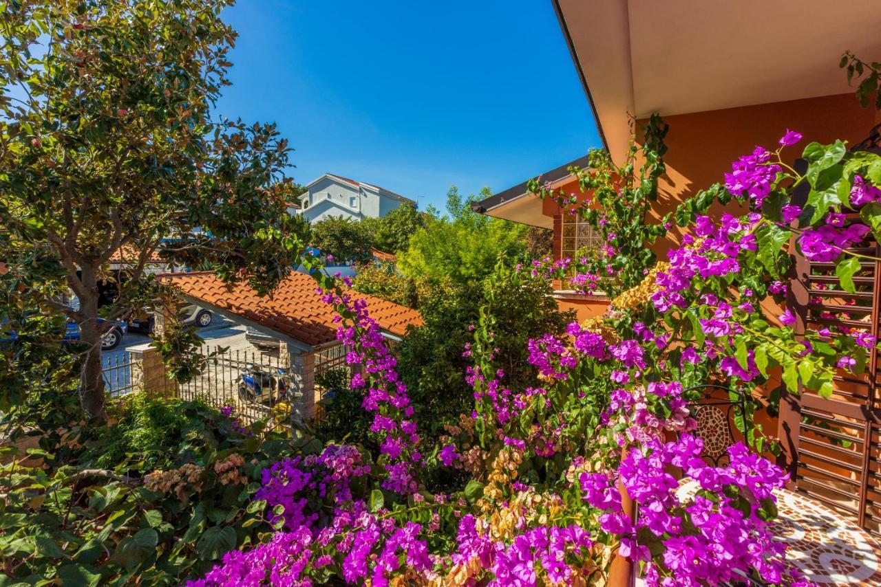 Apartments Villa Mavero Banjole Esterno foto